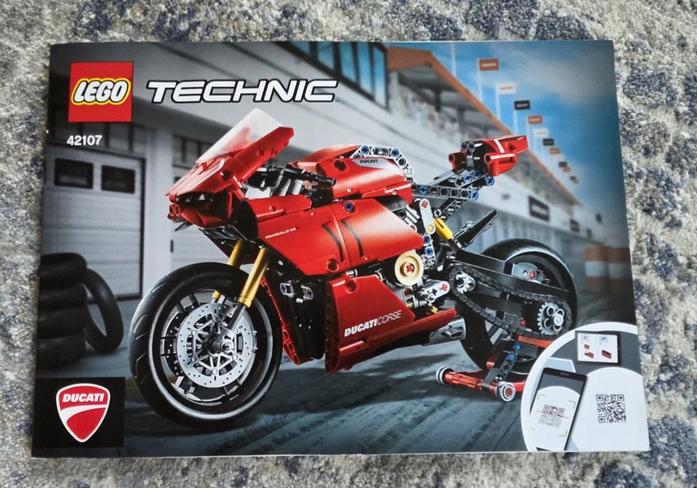 Lego Technic 42107 Ducati Panigale V4 R