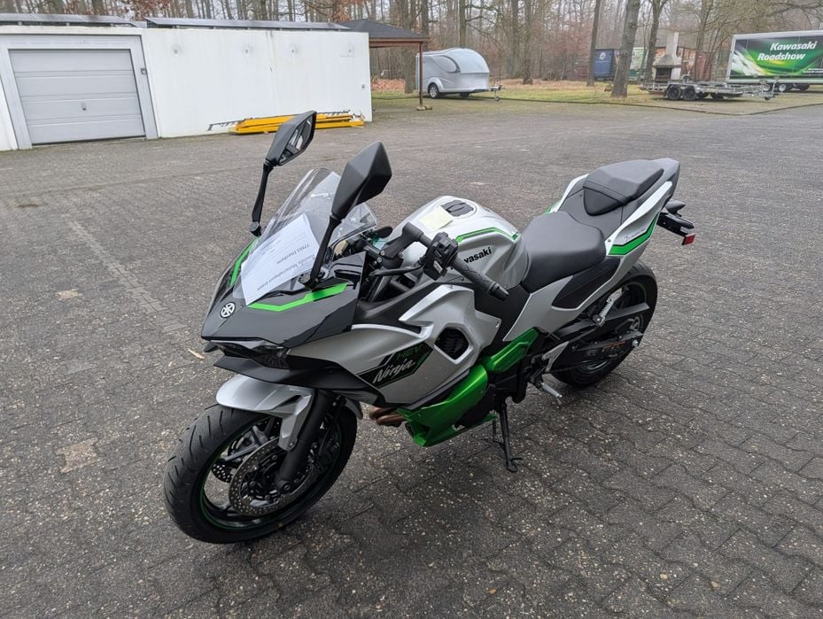 Kawasaki Ninja 7 hybrid tylko 300 km nowa fv23% 4 lata gwarancji.