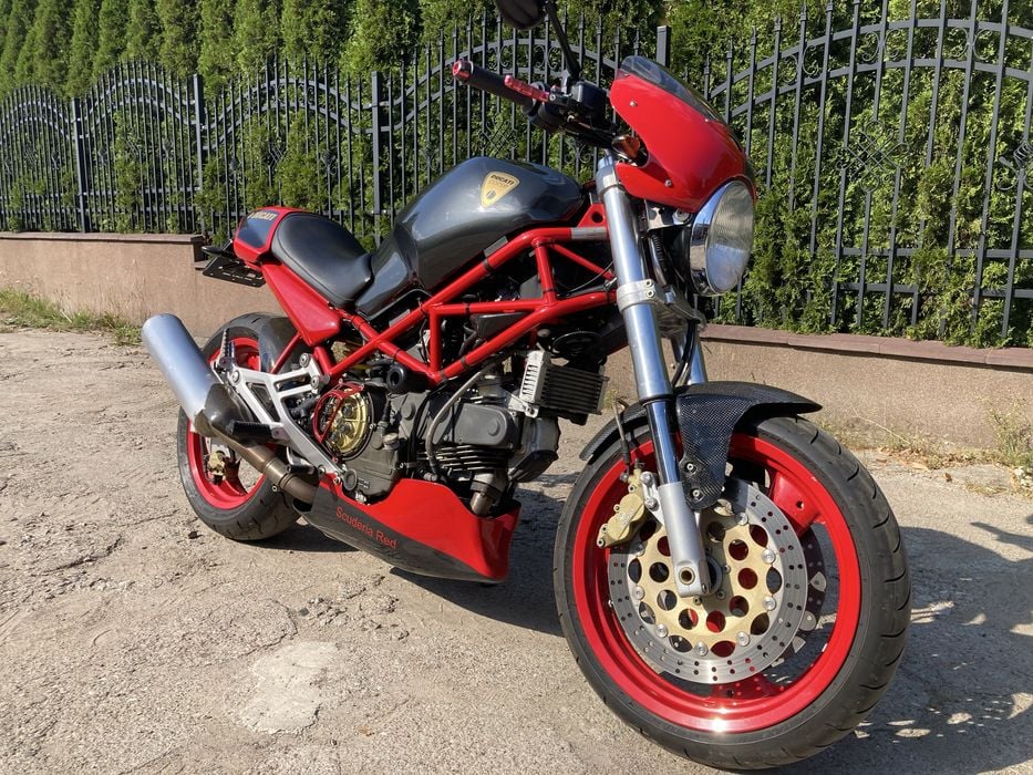 Ducati Monster 900