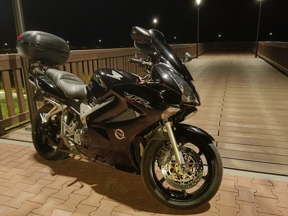 HONDA VFR 800 Doinwestowana 2004r