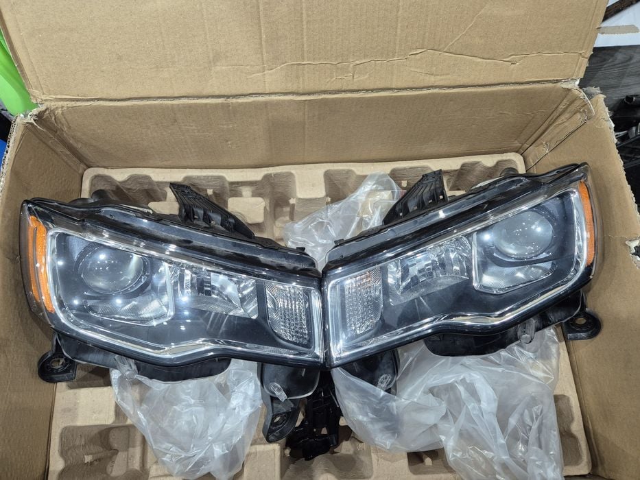 Reflektory Jeep Grand Cherokee wk2 lift Valeo