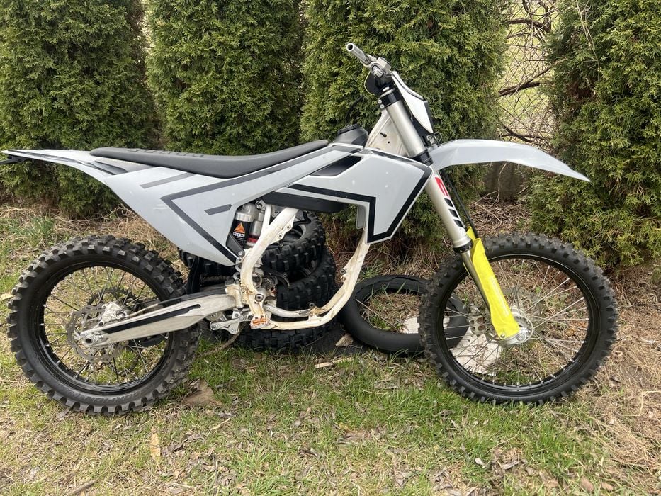 Husqvarna fc 250 kartery stator sxf wydech koła wiazka modul wtrysk rama zacisk kolanko magneto siedzenie plastiki chłodnice sprzegło koło stelż ośki