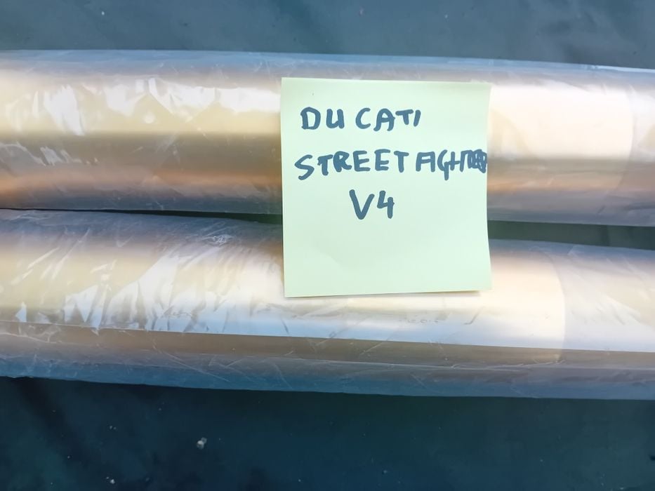 Ducati streetfighter v4 v4s