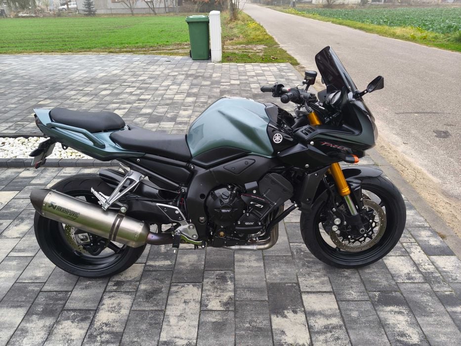 Yamaha fz1s ABS/akrapovic 09r