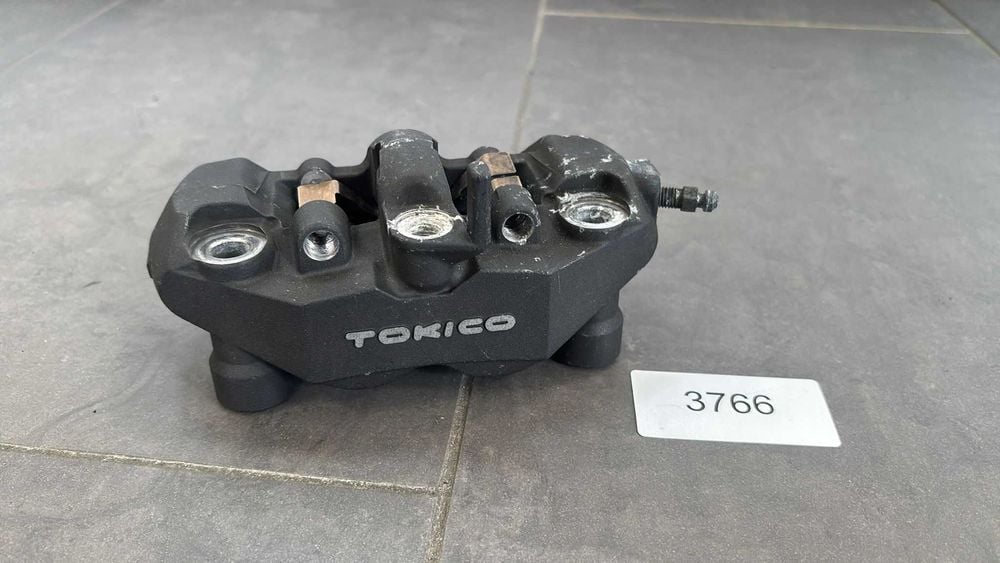 Zacisk hamulcowy Prawy Przód Suzuki GSX-R 1000 K7 K8  2007-08 [3766]