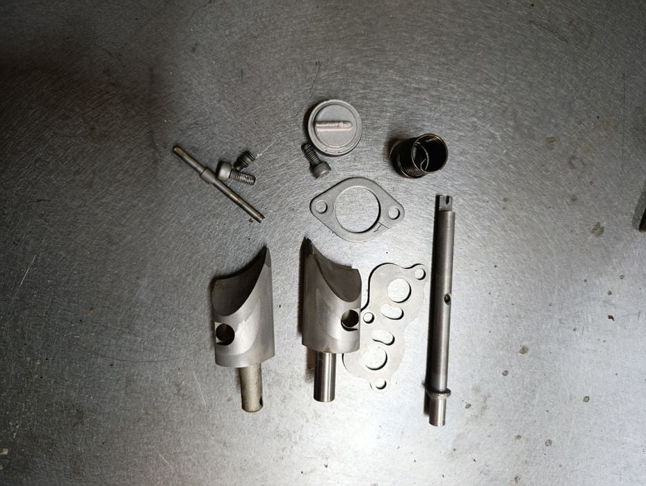 Zawór wydechowy Suzuki RM 125