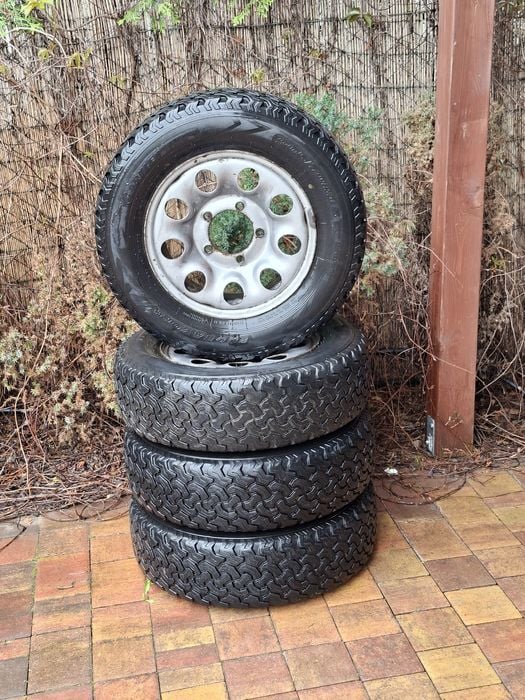 Koła z oponami AT  Suzuki jimny 205/70R15