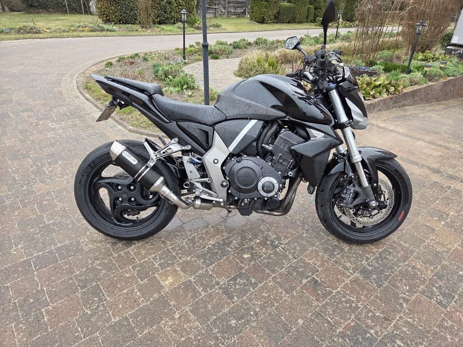 Sprzedam  Honda Cb1000r  2010r.