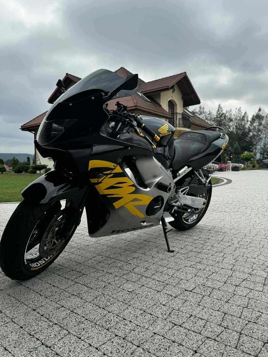 Honda cbr 600f4 sprzedam /zamienie