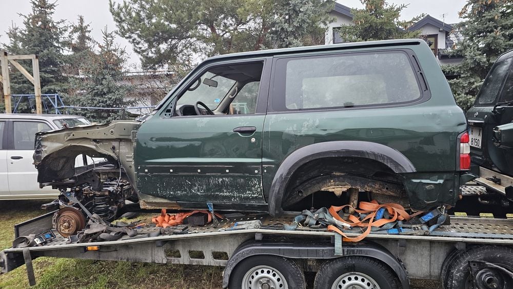 Nissan Patrol y61 3d karoseria