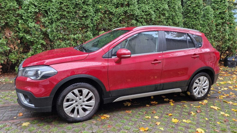 Suzuki s cross 2021r.