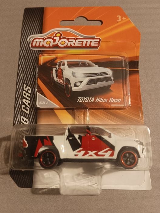 Majorette, Toyota Hilux Revo