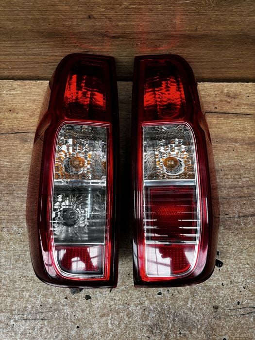 lampa tylna prawa kewa nissan navara d40