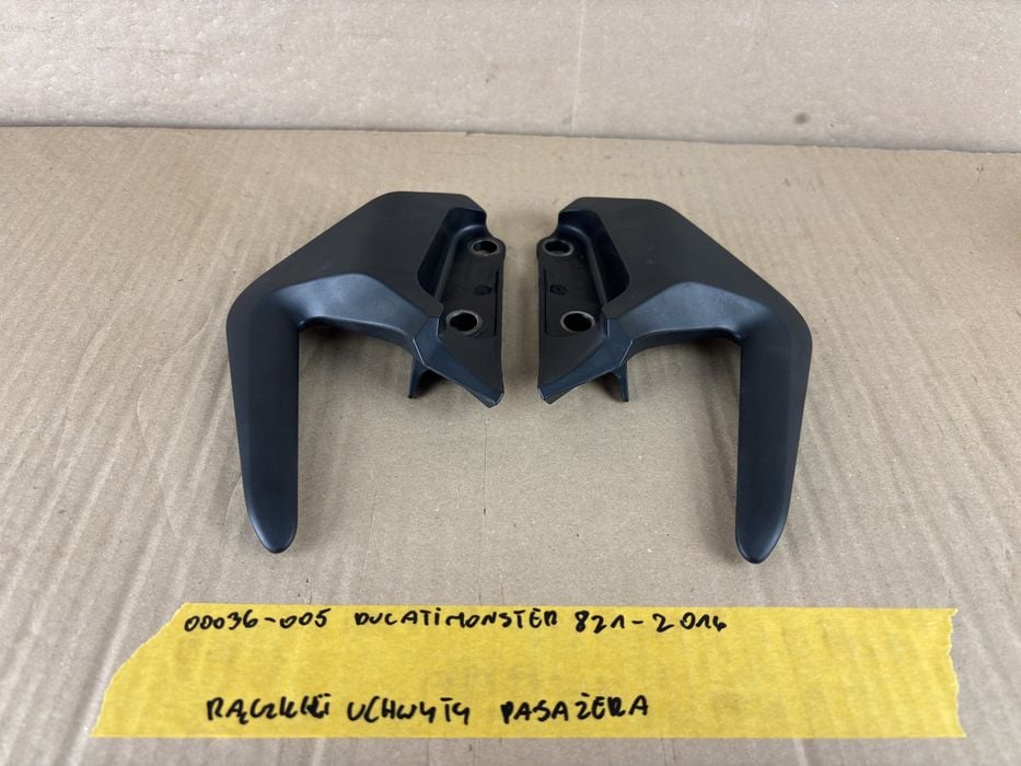 Ducati Monster 821 Rączki Rączka Prawa Lewa Uchwyty Uchwyt Pasażera