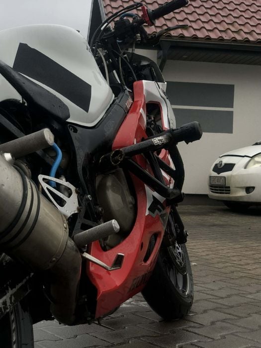 Honda CBR F4i stunt legal nowy silnik