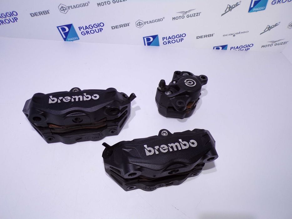 Zaciski Hamulcowe przód i tył BREMBO Aprilia RS660 Tuono 660 OEM.