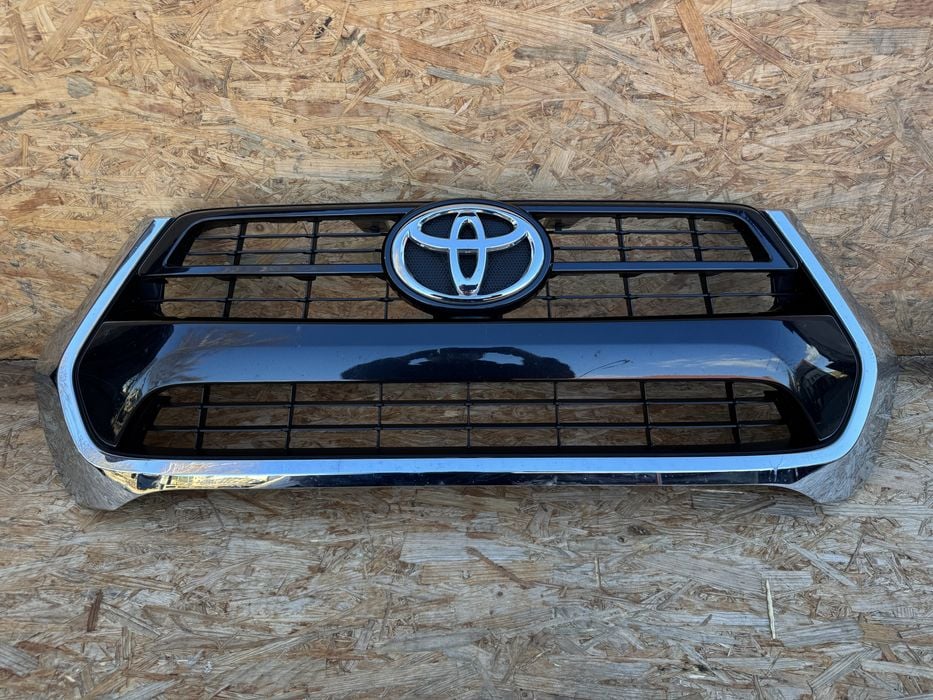 Grill atrapa chlodnicy toyota Hilux 8 VIII lift IX 9 20+ 53111-0KB30