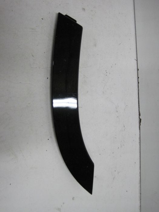 NAKŁADKA LISTWA BŁOTNIKA LAND ROVER DEFENDER L8B2-16A332-BX LEWA TYLNA