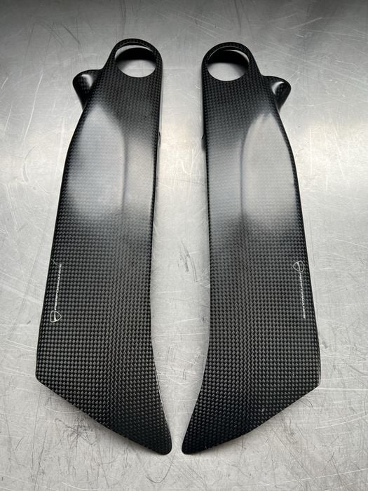 Ducati panigale v4 carbon performance