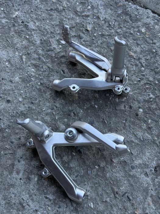 Sety Ducati streetfighter v2 2022