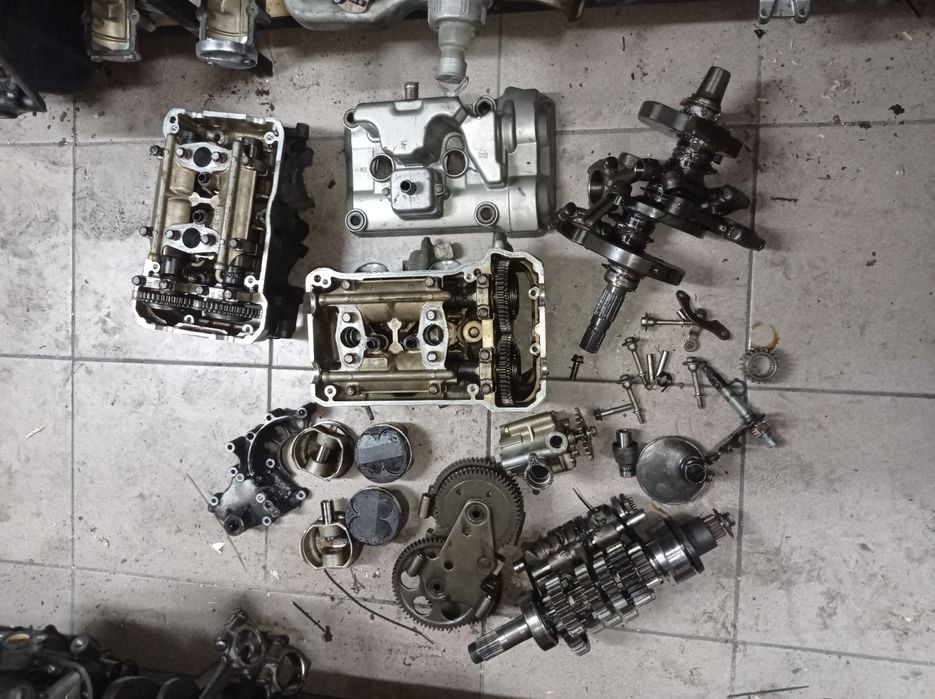 Honda vfr800 vfr 800 części silnik głowica wal korba tryby skrzynia