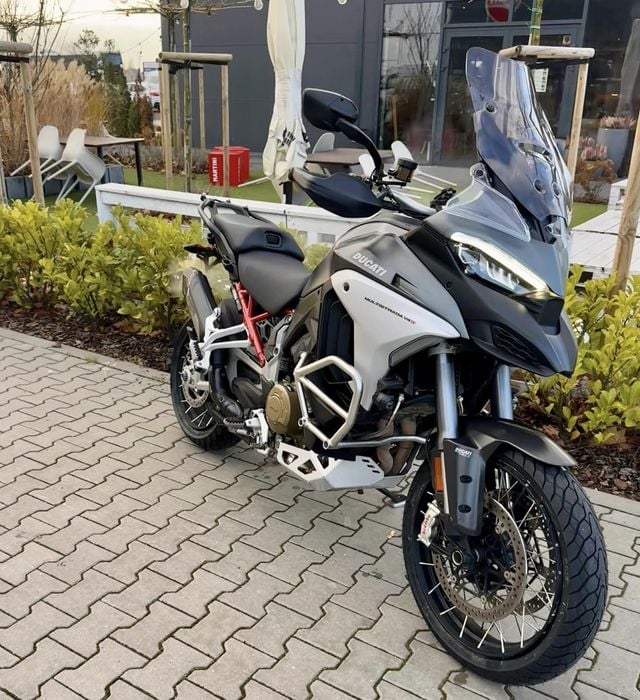 Cesja leasingu Ducati multistrada v4s