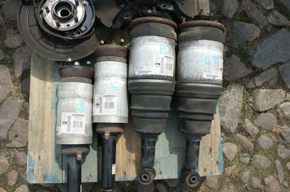 Land Rover Discovery IV 4 Amortyzator Prawy Lewy Przód 2015r