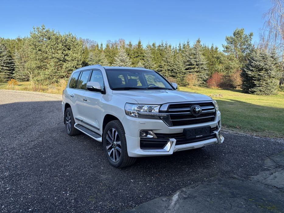 Toyota Land Cruiser V8 5.7