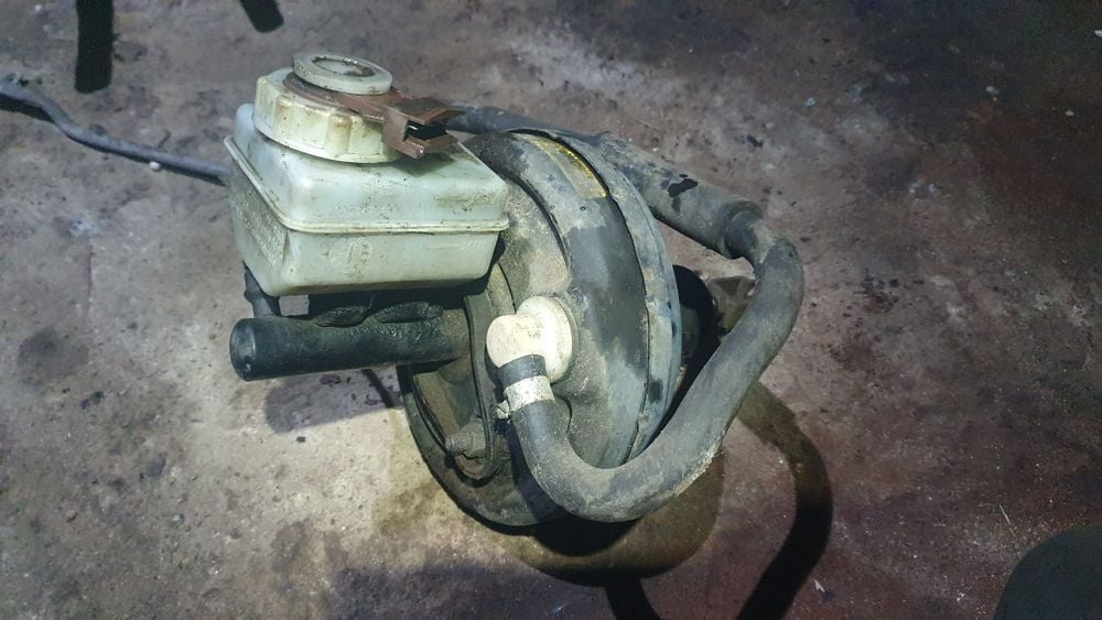 Suzuki Samurai Samuraj serwo pompa hamulcowa lucas