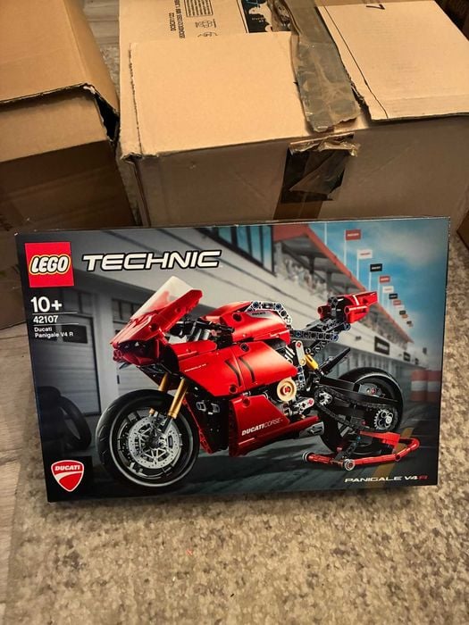 LEGO Technic 42107 Ducati Panigale V4 R NOWE