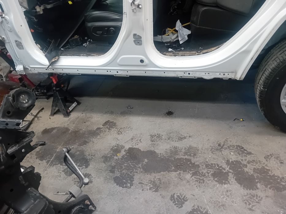 Prog slupek lewy jeep Grand cherokee wl krótki