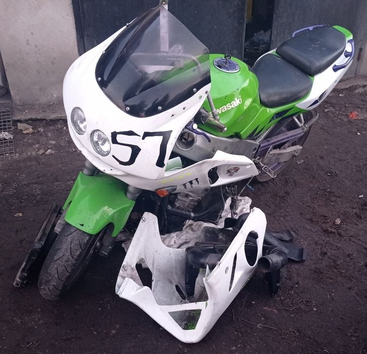 Kawasaki zx6 zx600 zx6r części owiewki czasza torowe silnik lagi moduł