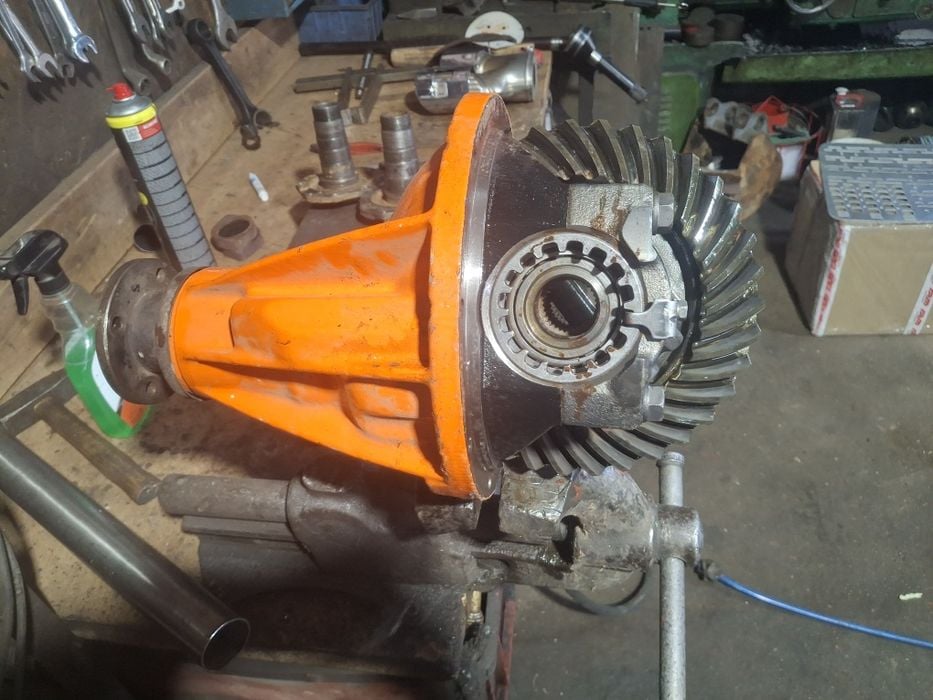 Główka przedniego mostu Nissan patrol gr Y60 y61 35/8 czyli 4,375