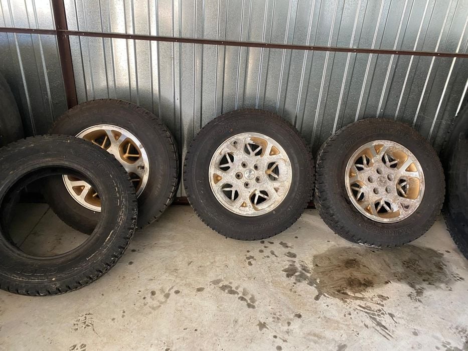 Kolo opony felgi jeep cherokee zj 225 70 r16 zapasowe zapasowe