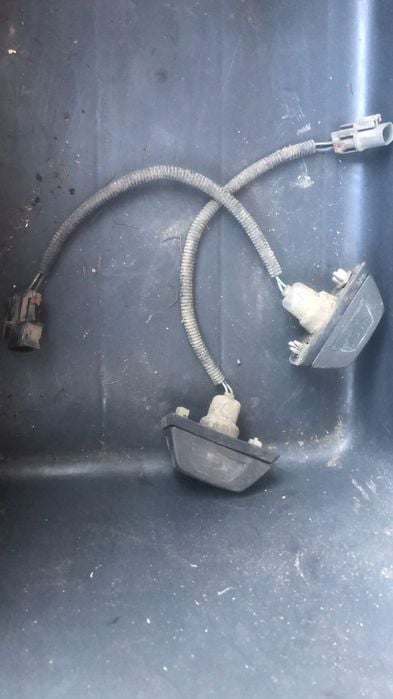 nissan navara d22 podświetlenie lampka tablicy rejestracyjnej