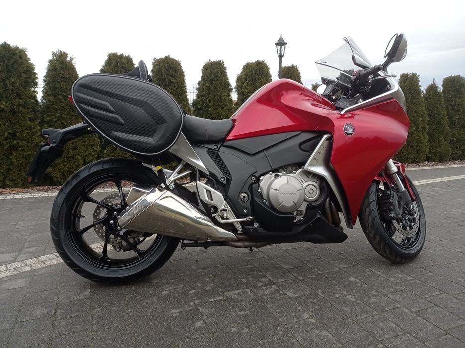 Honda VFR 1200F 18 tys km. Serwis