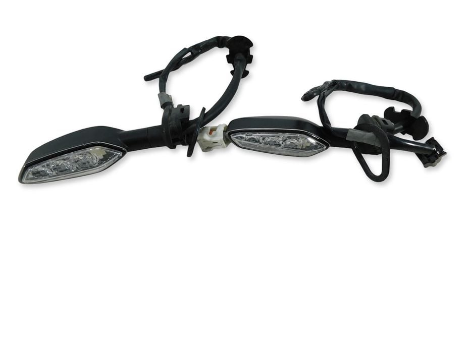 KIERUNEK KIERUNKOWSKAZ YAMAHA YZF-R1M RN32 15-20 U-11 2CR833400000 2CR833300000