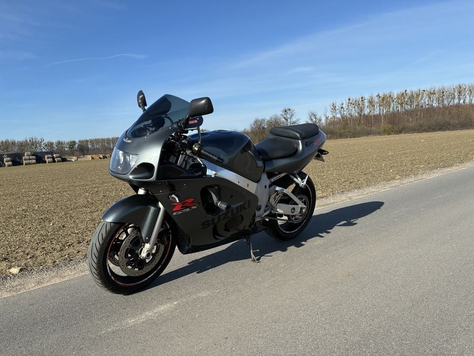 Suzuki gsxr 600 srad 2000r