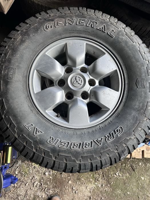 Oryginalne alufelgi Toyota Hilux  15cali