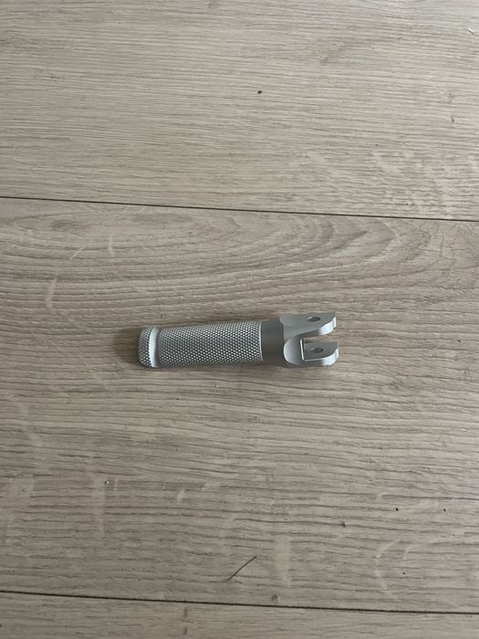 Podnóżek lewy Ducati Panigale V2 V4 959 . 1299