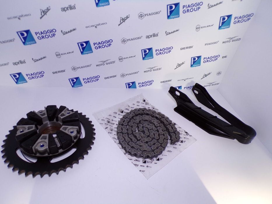 Napęd Łańcuch Zębatka Gumy Ślisk komplet Aprilia RS660 Tuono 660 OEM.