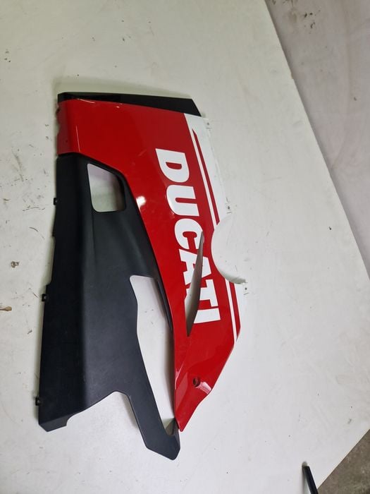 Ducati Panigale V4 owiewka dolna lewa pług