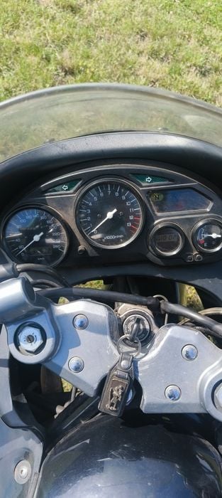Suzuki gsx 750F kompletny jeździ