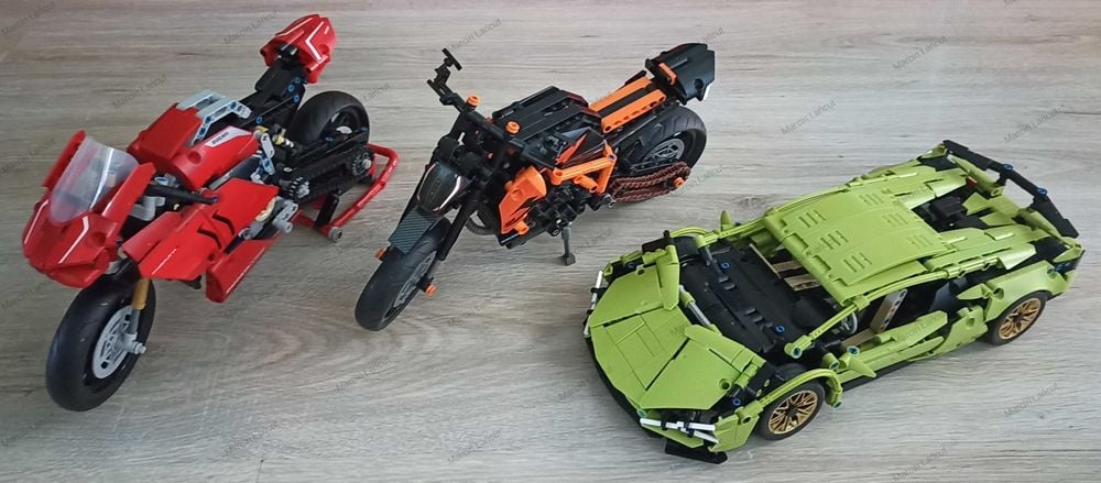 Klocki techniczne Ducati Panigale V4, KTM Super Duke, Lamborghini Sian