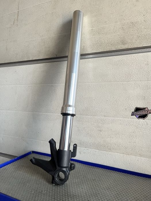 Laga prawa Ducati Monster 696 796