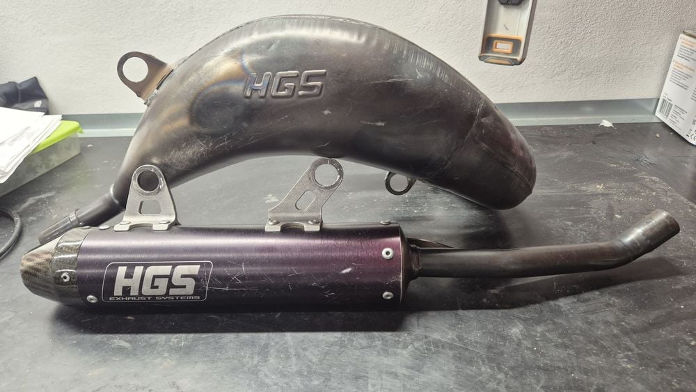 Układ wydechowy hgs z carbonową końcówka