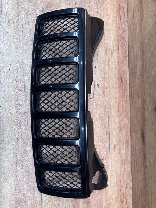 Grill atrapa zderzaka Jeep Cherokee