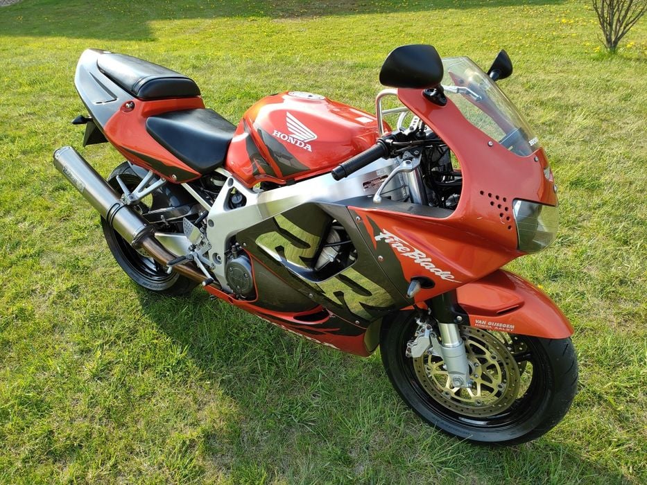 Honda CBR 900rr SC 33