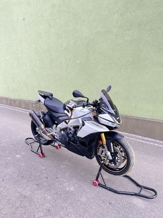 Aprilia Tuono V4 Factory 1100 Cesja Leasing FV23 Akrapovic