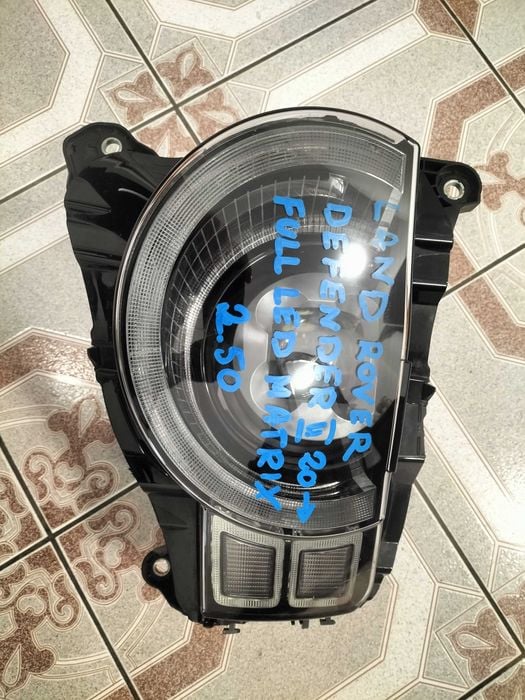 Land Rover Defender lewa lampa full LED Matrix